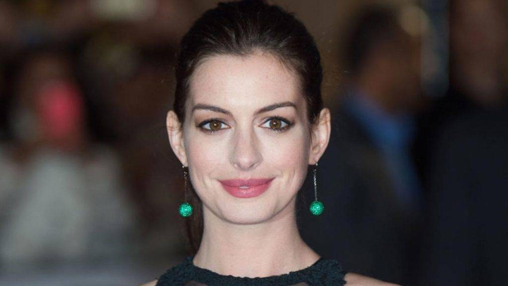 Anne Hathaway Cisgender