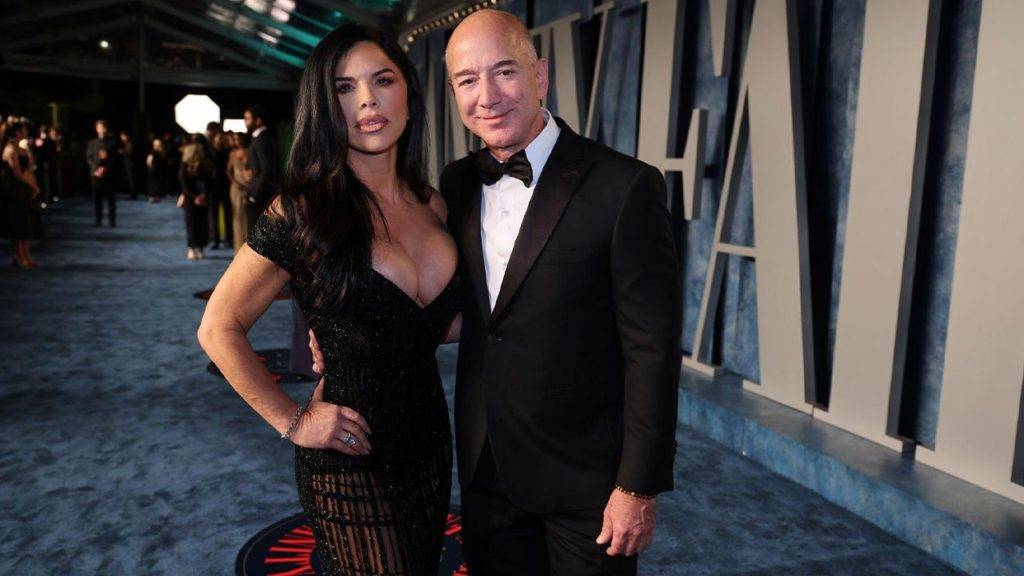 Jeff Bezos And Lauren Sanchez Engaged