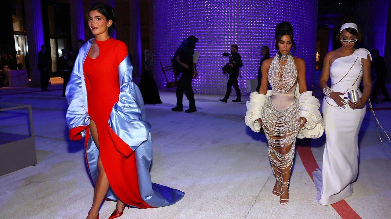 Kylie Jenner Met Gala 2023, Kylie Jenner Outfit at Met Gala Looking ...