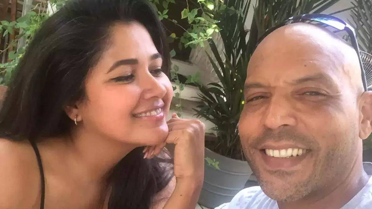 Narayani Shastri Husband