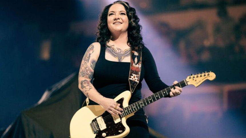 Who Is Ashley McBryde Or Have Partner? Is Ashley McBryde Gay? - NAYAG News